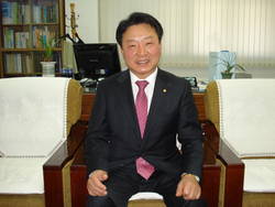변화와 혁신을 통해 회원에게 서비스하는 약사회로