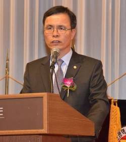 정부는 불합리한 규제로 억압하고 통제하지 말라