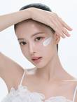 코오드,  오픈 현장 방문한 뮤즈 배우노정의… 블랑드비,  특허 성분 앞세워