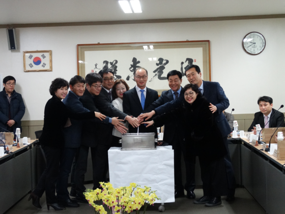 신년교례회서 회원들의 안녕과 약사회 발전을 기원했다.